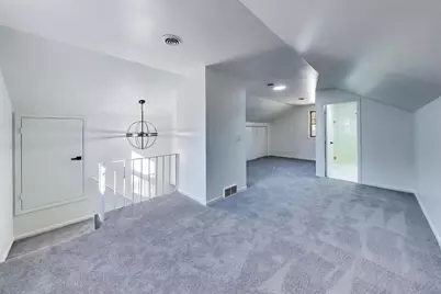 225 S Aldine Avenue, Elgin, IL 60123 - Photo 17