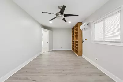 530 Maywood Lane, Hoffman Estates, IL 60169 - Photo 11