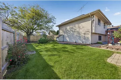 17837 Cypress Avenue, Country Club Hills, IL 60478 - Photo 19
