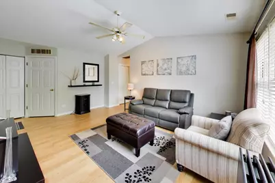 1107 Canterbury Court #D, Elgin, IL 60120 - Photo 5