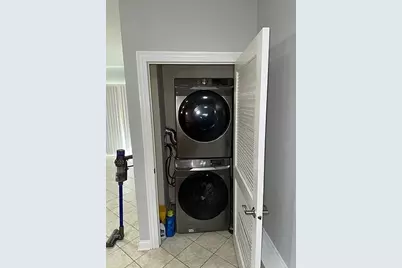 909 S Oakley Boulevard #1, Chicago, IL 60612 - Photo 11