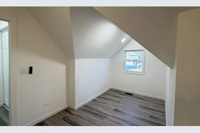 325 E E Lake Shore Drive, Round Lake Park, IL 60073 - Photo 17