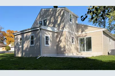 325 E E Lake Shore Drive, Round Lake Park, IL 60073 - Photo 21