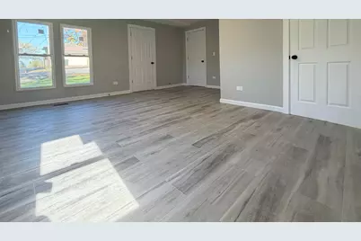 325 E E Lake Shore Drive, Round Lake Park, IL 60073 - Photo 9