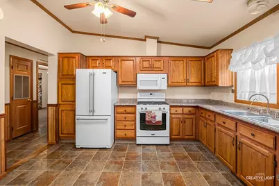 231 Meadowlark Lane, Sandwich, IL 60548 - Photo 9