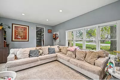 2115 Lydia Street, Waukegan, IL 60085 - Photo 9