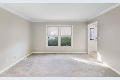 697 Fox Hollow, Dekalb, IL 60115 - Photo 5