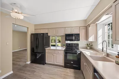 31 Algonquin Drive #2, Indian Head Park, IL 60525 - Photo 7