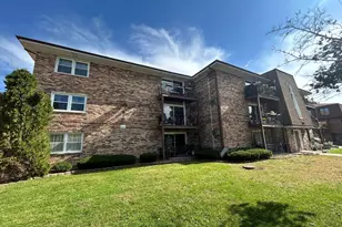 9817 Nottingham Ave, Chicago Ridge, IL 60415 - Photo 1