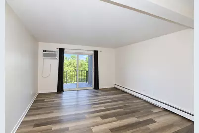 1170 Valley Lane #304, Hoffman Estates, IL 60169 - Photo 3