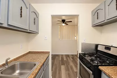 1170 Valley Lane #304, Hoffman Estates, IL 60169 - Photo 9