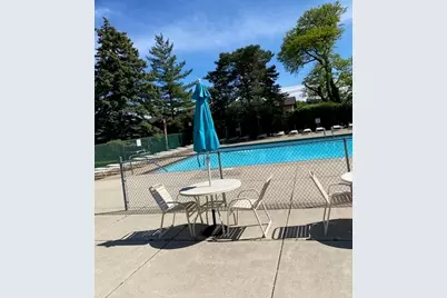 6169 Knoll Wood Road #203, Willowbrook, IL 60527 - Photo 15