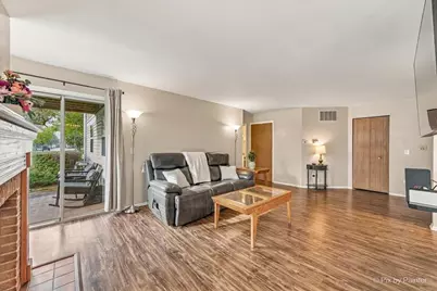 75 Larch Court #B, Schaumburg, IL 60193 - Photo 5