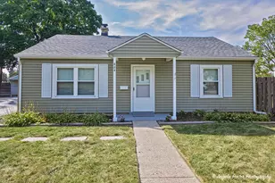 624 Wildwood Ave, Mundelein, IL 60060 - Photo 1