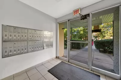 6161 N Hoyne Avenue #504, Chicago, IL 60659 - Photo 3