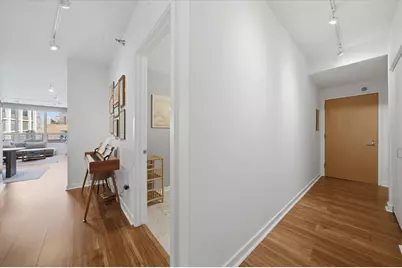330 W Grand Avenue #807, Chicago, IL 60654 - Photo 23