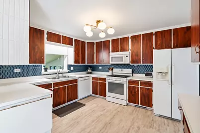 2918 Witchwood Lane, Waukegan, IL 60087 - Photo 9