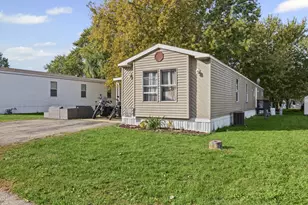 18 Cherry Ln, Bourbonnais, IL 60914 - Photo 1