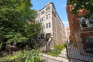 618 W Oakdale Ave, Chicago, IL 60657 - Photo 1