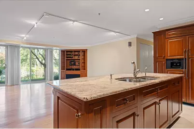 7030 Arbor Lane #102, Northfield, IL 60093 - Photo 5