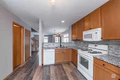 2431 Roxbury Lane, Montgomery, IL 60538 - Photo 7