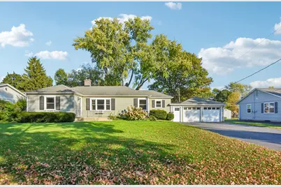 627 N Lincoln Avenue, Geneva, IL 60134 - Photo 1