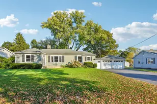 627 N Lincoln Ave, Geneva, IL 60134 - Photo 1
