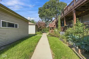 2440 N Linden Pl, Chicago, IL 60647 - Photo 29