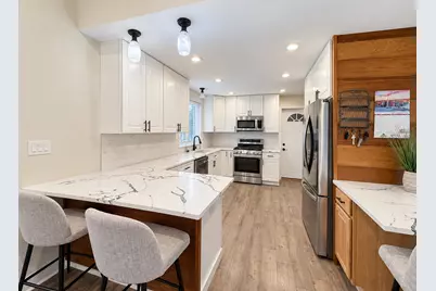 8433 Keystone Avenue, Skokie, IL 60076 - Photo 13