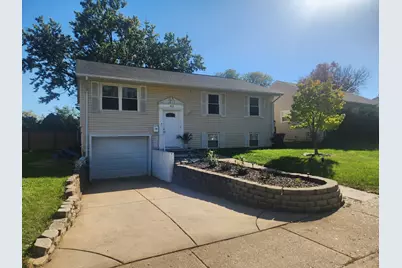 413 E Fullerton Avenue, Glendale Heights, IL 60139 - Photo 1