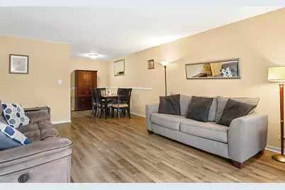5A Kingery Quarter #5-104, Willowbrook, IL 60527 - Photo 3
