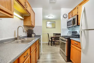 5A Kingery Quarter #5-104, Willowbrook, IL 60527 - Photo 5