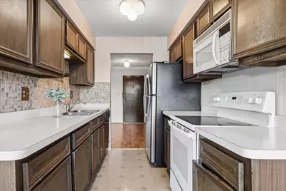 625 W Huntington Commons Road #405, Mount Prospect, IL 60056 - Photo 9