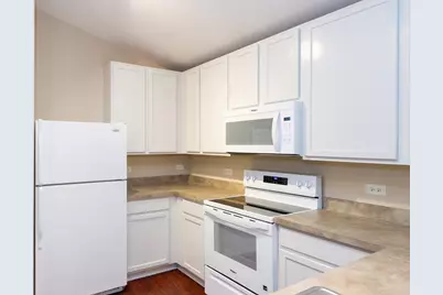 427 Silverstone Drive #427, Carpentersville, IL 60110 - Photo 9