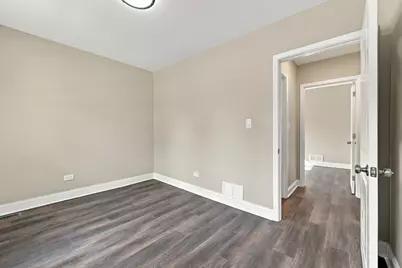 616 Raymond Street, Elgin, IL 60120 - Photo 9