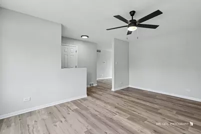 27 Evergreen Street, Elk Grove Village, IL 60007 - Photo 5