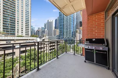 33 W Huron Street #607, Chicago, IL 60654 - Photo 17