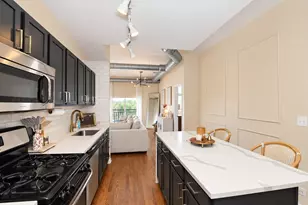 2356 N Elston Ct, Chicago, IL 60614 - Photo 7