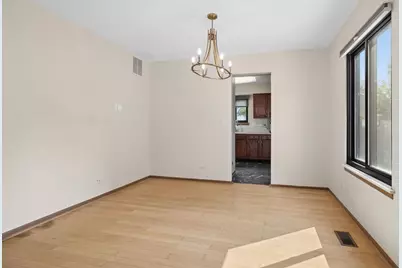 556 Foxford Road, Bartlett, IL 60103 - Photo 5