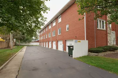 9605 S Komensky Avenue #101, Oak Lawn, IL 60453 - Photo 3