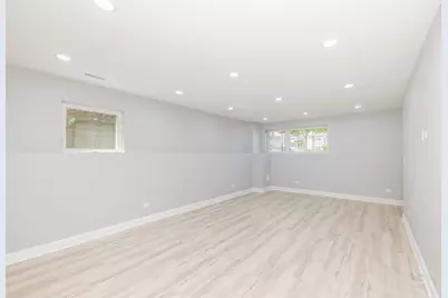 1127 N Parkside Avenue, Chicago, IL 60651 - Photo 13