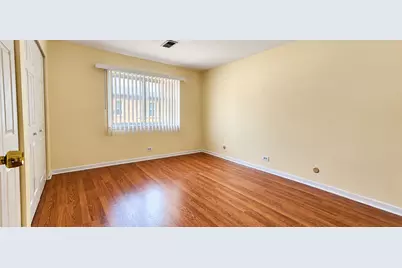 9434 Bay Colony Drive #2E, Des Plaines, IL 60016 - Photo 7