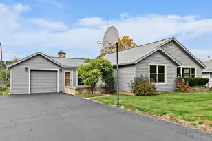 217 Oakleaf Rd, Lake in the Hills, IL 60156 - Photo 1