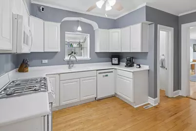838 Clinton Avenue, Oak Park, IL 60304 - Photo 9