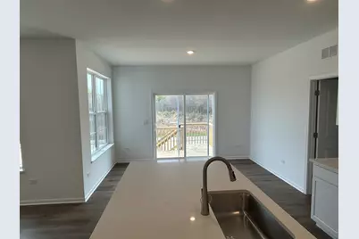 569 Lismore Circle, Elgin, IL 60124 - Photo 7