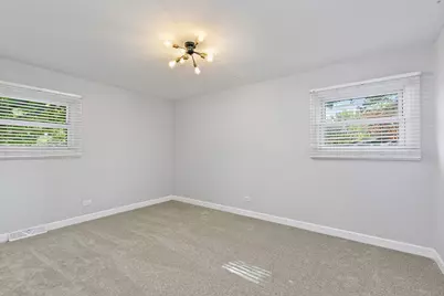 555 Lowden Avenue, Glen Ellyn, IL 60137 - Photo 15