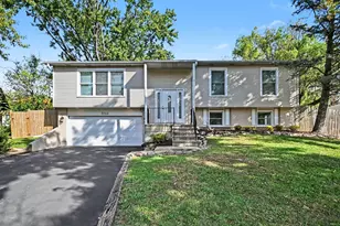 538 Castle Ct, Bolingbrook, IL 60440 - Photo 1