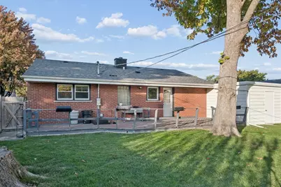 7413 Lyons Street, Morton Grove, IL 60053 - Photo 15