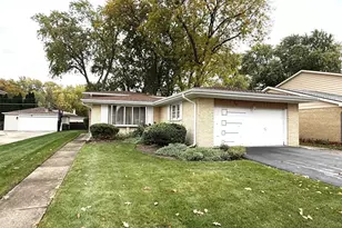 823 S Dryden Pl, Arlington Heights, IL 60005 - Photo 1