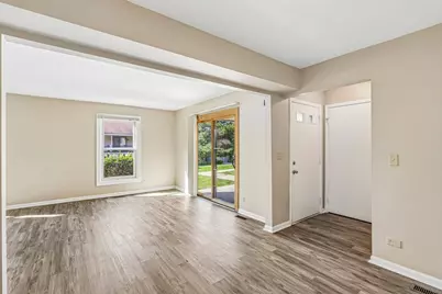 1760 Bristol Walk #B, Hoffman Estates, IL 60169 - Photo 5